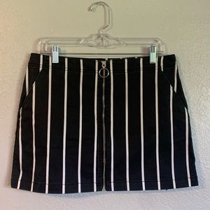 Women’s Volcom Black and White Skirt